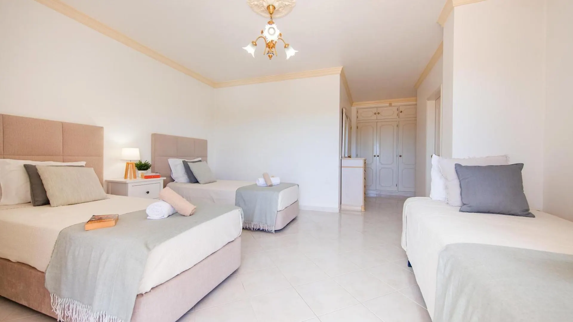 Villa Paloma By Algarve Vacation Albufeira
